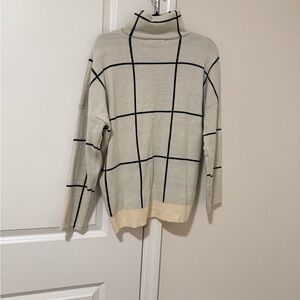 Simplee Cream Grid Print Turtleneck Sweater Size L